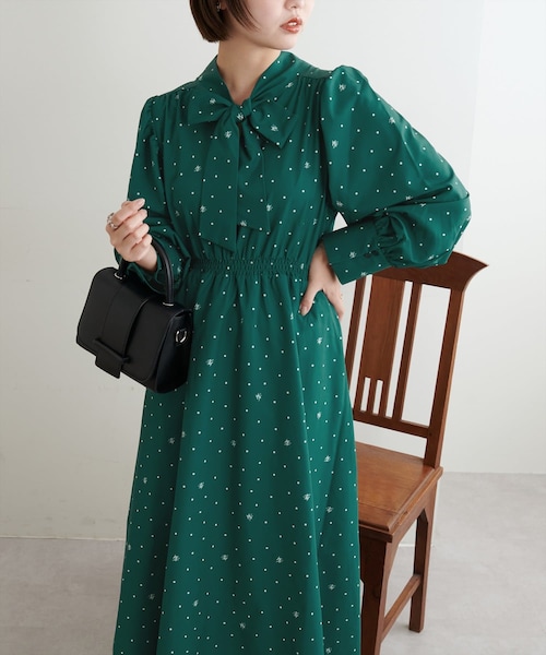 natural couture(ナチュラルクチュール)の「オリジナルモノグラムドットワンピース(ワンピース/ドレス・レディース・オフホワイト/ピンクベージュ/グリーン/ブラック・FREE)」の2枚目の写真