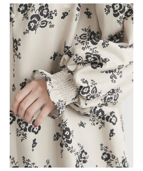 Green　Parks（グリーンパークス）の「【予約】■ESCAR タンショクフラワーptワンピース（ワンピース/ドレス・ブラック/ベージュ・F）」の16枚目の写真