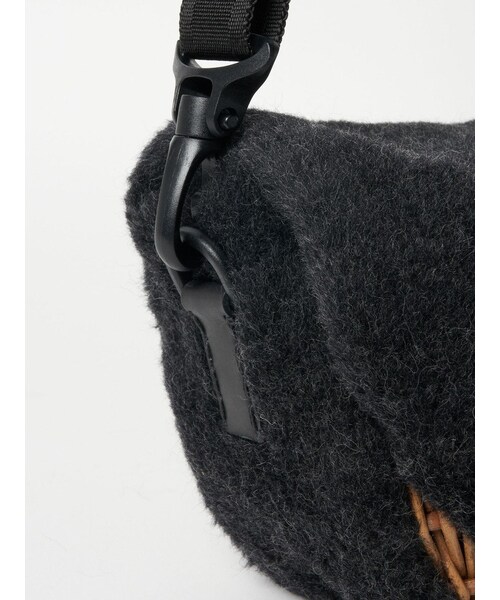 eb.a.gos（エバゴス）の「ウールボア・ボディバッグS（バッグ・レディース・その他）」の6枚目の写真