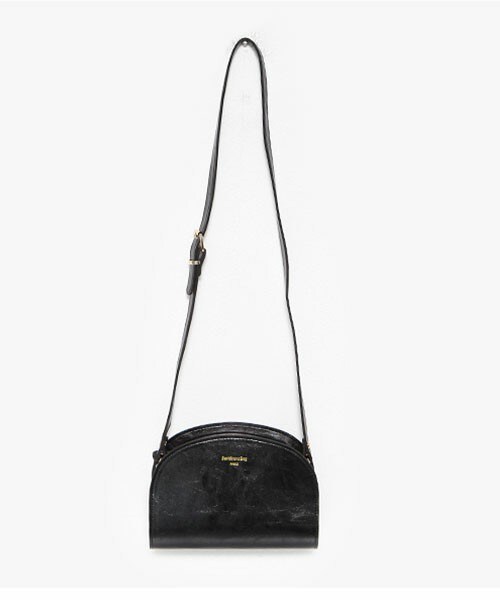 DHOLIC（ディーホリック）の「フェイクレザーハーフムーンバッグ（ショルダーバッグ・レディース・ブラウン/ネイビー/ブラック/ワイン・one）」の2枚目の写真