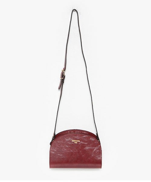 DHOLIC（ディーホリック）の「フェイクレザーハーフムーンバッグ（ショルダーバッグ・レディース・ブラウン/ネイビー/ブラック/ワイン・one）」の4枚目の写真