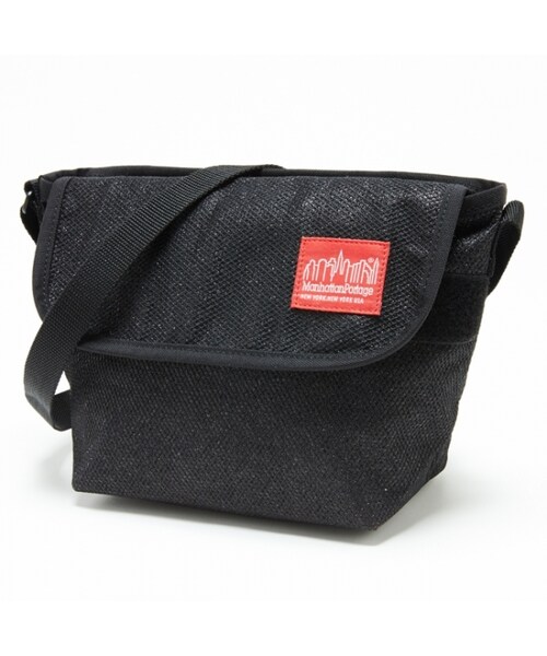Manhattan Portage（マンハッタンポーテージ）の「MIDNIGHT Collection Casual Messenger Bag（バッグ・メンズ・Black/Gray・XS）」の3枚目の写真