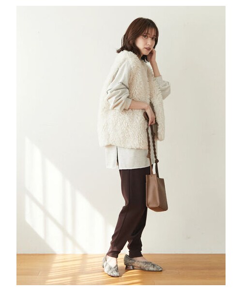 Green　Parks（グリーンパークス）の「・ELENCARE DUE シープファーベスト（トップス・アイボリー/ブラック/モカ・F）」の4枚目の写真