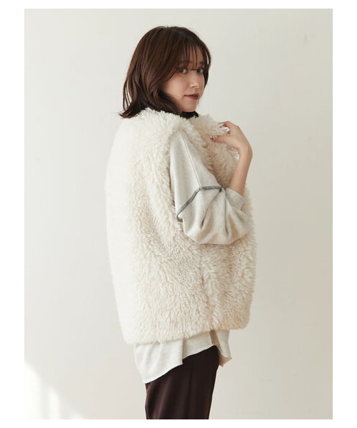 Green　Parks（グリーンパークス）の「・ELENCARE DUE シープファーベスト（トップス・アイボリー/ブラック/モカ・F）」の7枚目の写真