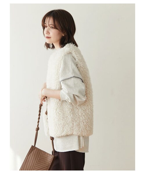 Green　Parks（グリーンパークス）の「・ELENCARE DUE シープファーベスト（トップス・アイボリー/ブラック/モカ・F）」の6枚目の写真