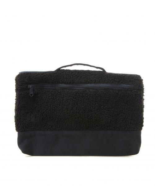 LOWRYS FARM(ローリーズファーム)の「ボアクラッチBAG(バッグ・レディース・オフ/ブラック/グレー・ナシ)」の5枚目の写真