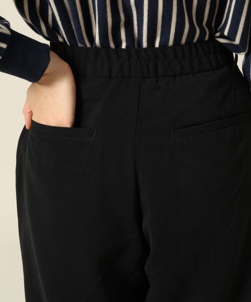 LOWRYS FARM（ローリーズファーム）の「タックワイドクロップドパンツ（パンツ・レディース・ブラック/グリーン・Ｆ）」の9枚目の写真