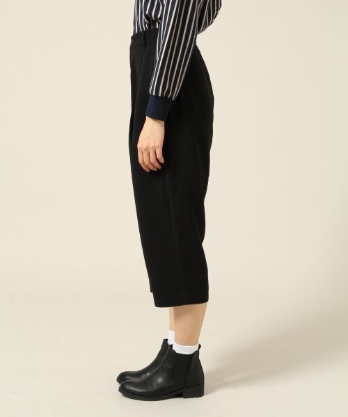LOWRYS FARM（ローリーズファーム）の「タックワイドクロップドパンツ（パンツ・レディース・ブラック/グリーン・Ｆ）」の3枚目の写真