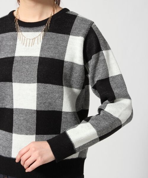 GLOBAL WORK（グローバルワーク）の「ブロックチェックプルオーバー長袖（トップス・レディース・ホワイト×ブラック10/レッド×ネイビー88・Ｍ/Ｌ）」の9枚目の写真