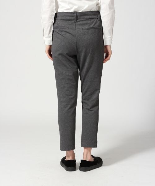 GLOBAL WORK(グローバルワーク)の「カットテーパードパンツ(パンツ・レディース・チャコールグレー18/千鳥ジャガード19/幾何学ジャガード88・M/L)」の8枚目の写真