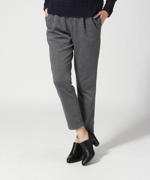 GLOBAL WORK(グローバルワーク)の「カットテーパードパンツ(パンツ・レディース・チャコールグレー18/千鳥ジャガード19/幾何学ジャガード88・M/L)」の2枚目の写真