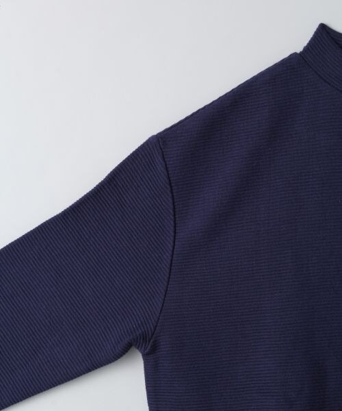 JEANASIS(ジーナシス)の「リップルローネックプルオーバー(トップス・レディース・オフホワイト/ホワイト×ブラック/ブラック/ネイビー・FREE)」の7枚目の写真