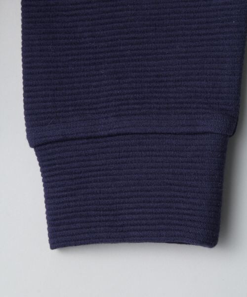 JEANASIS(ジーナシス)の「リップルローネックプルオーバー(トップス・レディース・オフホワイト/ホワイト×ブラック/ブラック/ネイビー・FREE)」の8枚目の写真