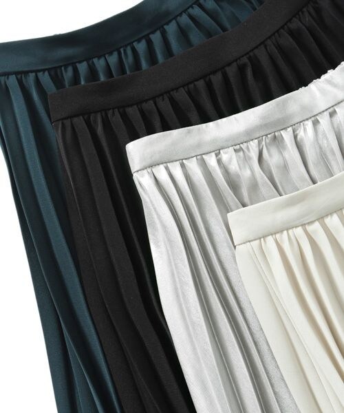 Andemiu（アンデミュウ）の「ミディプリーツスカート（スカート・レディース・シルバー/ブラック/アイボリー/グリーン・F）」の12枚目の写真