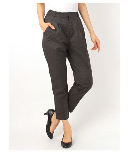 earth music&ecology（アースミュージックアンドエコロジー）の「・タックテーパードパンツ（パンツ・レディース・グレー/ブラック/ネイビー・S/M）」の6枚目の写真