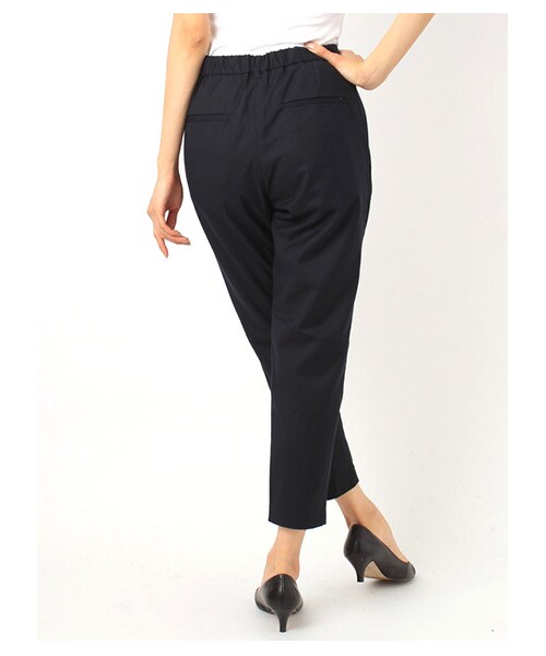 earth music&ecology（アースミュージックアンドエコロジー）の「・タックテーパードパンツ（パンツ・レディース・グレー/ブラック/ネイビー・S/M）」の3枚目の写真