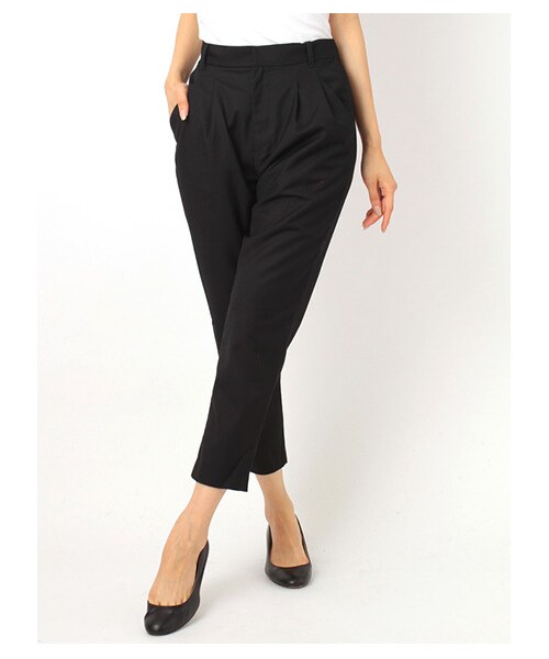 earth music&ecology（アースミュージックアンドエコロジー）の「・タックテーパードパンツ（パンツ・レディース・グレー/ブラック/ネイビー・S/M）」の7枚目の写真