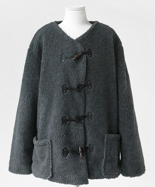 DHOLIC（ディーホリック）の「トグルボタンショート丈ジャケット（ダッフルコート・レディース・ブラック/ブラックグレー/ベージュ・free）」の2枚目の写真