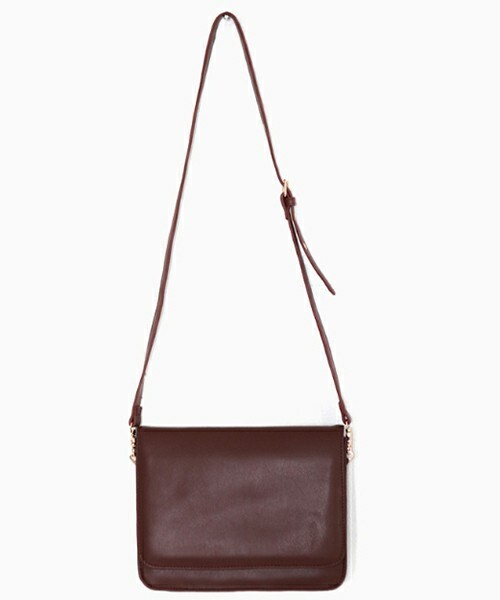 DHOLIC（ディーホリック）の「ディープカラースクエアショルダーバッグ（ショルダーバッグ・レディース・ベージュ/ネイビー/ブラック/ワイン・FREE）」の4枚目の写真