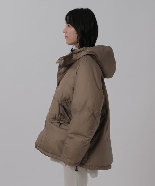 Chaos（カオス）の「別注アウトドアダウンブルゾン（ジャケット/アウター・レディース・チャコールグレー18/モカ59・FREE）」の17枚目の写真