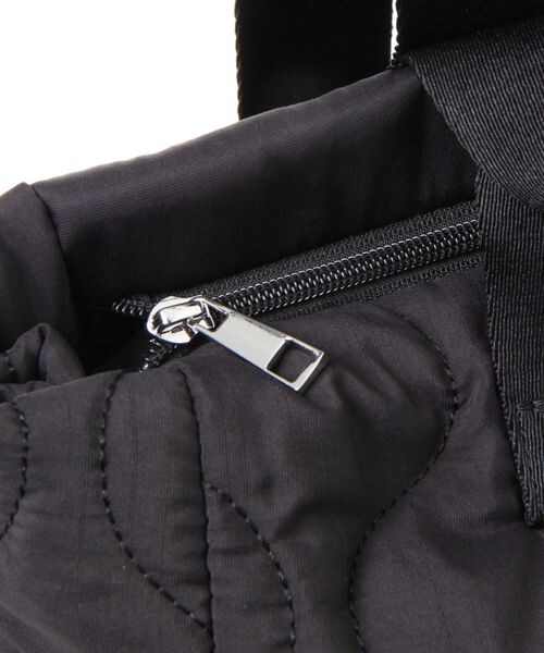 LEPSIM（レプシィム）の「マタニティ／キルティングリュック（バッグ・レディース・ブラック09/カーキ75・ONE SIZE）」の9枚目の写真
