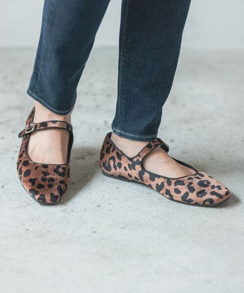 LEPSIM（レプシィム）の「シルキーファーストラップシューズ（シューズ・レディース・ブラック09/レオパード55/ネイビー89・M(23-23.5)/L(24-24.5)）」の2枚目の写真