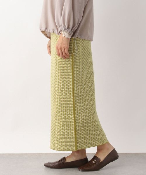 LEPSIM(レプシィム)の「12ゲージ無地柄ナロースカート(スカート・レディース・ブラック09/ブラック×ガラ10/イエロー×ガラ65・FREE SIZE)」の3枚目の写真