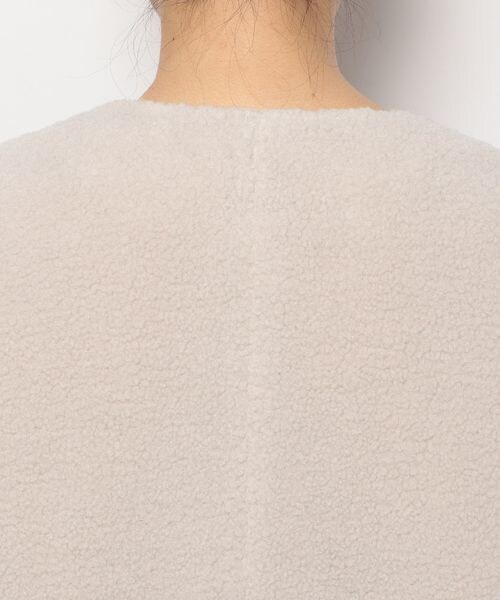 LEPSIM（レプシィム）の「ライトノーカラーボアコート（ジャケット/アウター・レディース・グレージュ13/チャコール19/モカ53・M/L）」の20枚目の写真