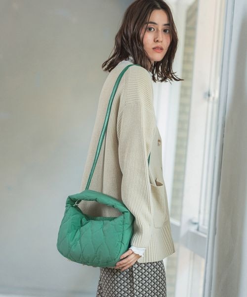 LEPSIM(レプシィム)の「キルティングクロワッサンショルダーバッグ(バッグ・レディース・アイボリー08/ピンク28/グリーン75・ONE SIZE)」の3枚目の写真