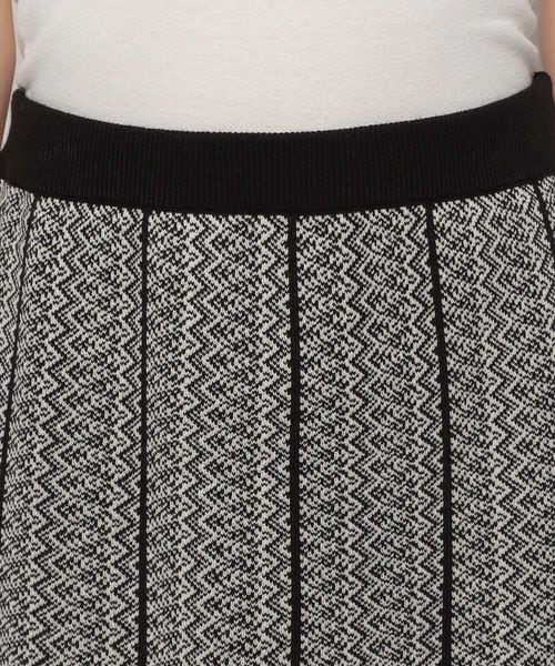 LEPSIM(レプシィム)の「12ゲージ満たされニットスカート(スカート・レディース・ブラック09/レッド35/ブラウン54/ネイビー88・FREE SIZE/FREE TALL)」の14枚目の写真
