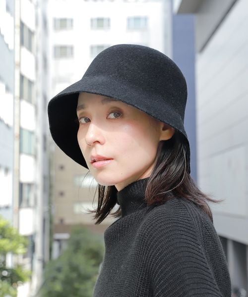 LEPSIM（レプシィム）の「フェルトバケットハット（帽子・レディース・アイボリー08/ブラック09/ブラウン58・ONE SIZE）」の2枚目の写真
