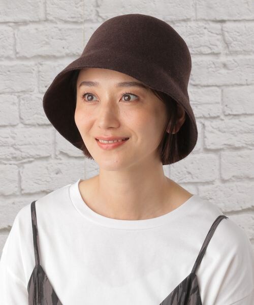 LEPSIM（レプシィム）の「フェルトバケットハット（帽子・レディース・アイボリー08/ブラック09/ブラウン58・ONE SIZE）」の3枚目の写真