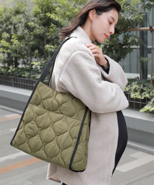 LEPSIM(レプシィム)の「マタニティ/キルティングトートバッグ(バッグ・レディース・ブラック09/カーキ75・ONE SIZE)」の6枚目の写真