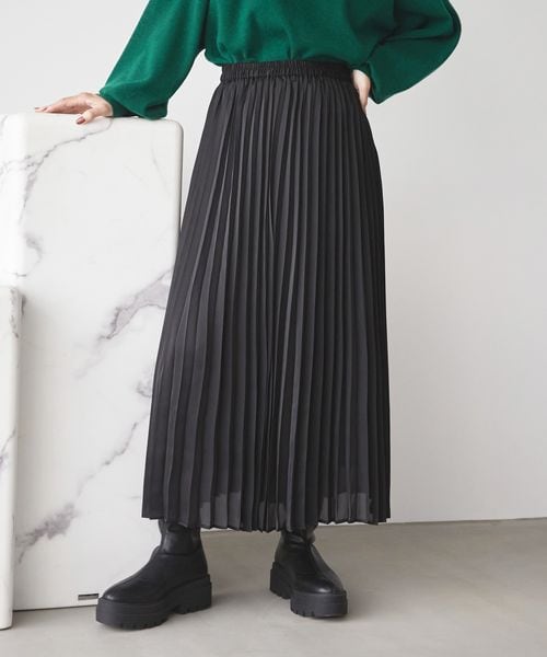 LOWRYS FARM（ローリーズファーム）の「フワカルサテンプリーツ