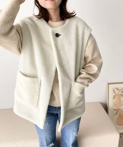 LOWRYS FARM（ローリーズファーム）の「ボアレザーリバーシブルベスト（ジャケット/アウター・レディース・ブラック09/ブラウン58・F）」の4枚目の写真