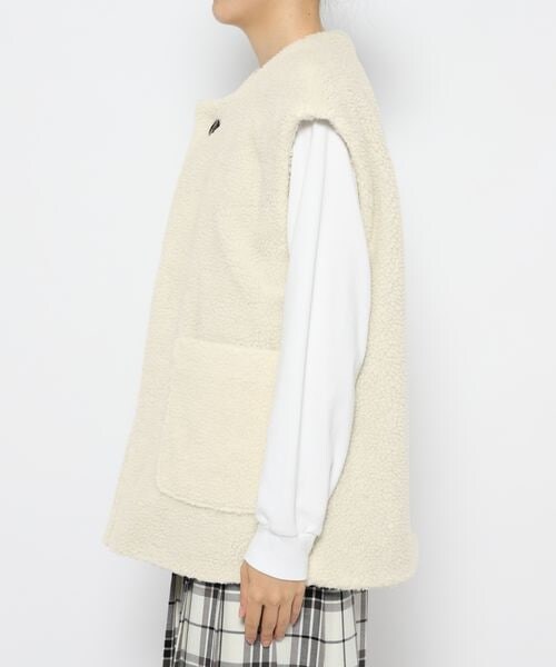 LOWRYS FARM（ローリーズファーム）の「ボアレザーリバーシブルベスト（ジャケット/アウター・レディース・ブラック09/ブラウン58・F）」の18枚目の写真