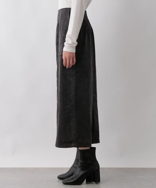 LOWRYS FARM（ローリーズファーム）の「ベロアライクタイトスカート（スカート・レディース・アイボリー08/ブラック09/グリーン72・M/L）」の6枚目の写真