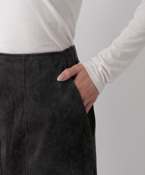 LOWRYS FARM（ローリーズファーム）の「ベロアライクタイトスカート（スカート・レディース・アイボリー08/ブラック09/グリーン72・M/L）」の9枚目の写真