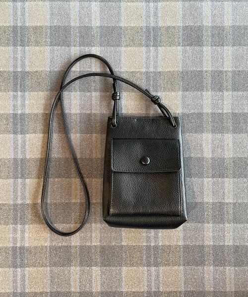 LOWRYS FARM（ローリーズファーム）の「２ポケミニショルダーＢＡＧ（バッグ・レディース・アイボリー08/ブラック09/グリーン70・FREE）」の2枚目の写真