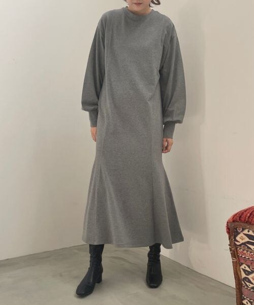 LOWRYS FARM（ローリーズファーム）の「マーメイドフレアワンピース（ワンピース/ドレス・レディース・アイボリー08/ブラック09/チャコール18・F）」の12枚目の写真