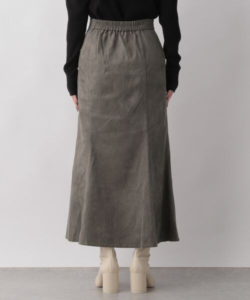 LOWRYS FARM(ローリーズファーム)の「フェイクスエードキリカエフレアスカート(スカート・レディース・アイボリー08/チャコールグレー18・M/L)」の13枚目の写真