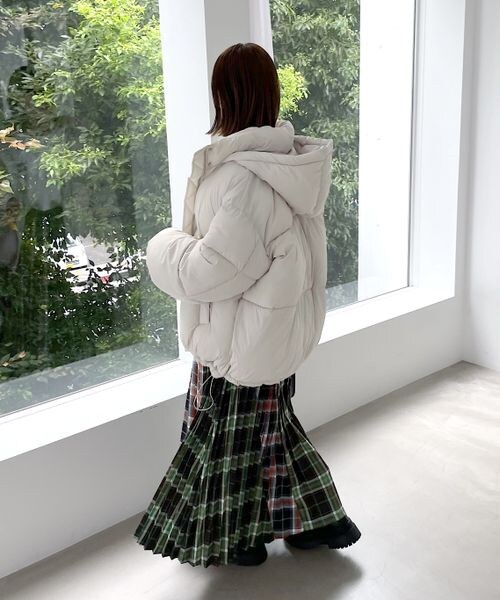 PAGEBOY（ページボーイ）の「エアサーマルブルゾン（ジャケット/アウター・レディース・ブラック09/グレージュ12/ブラウン58・F）」の15枚目の写真