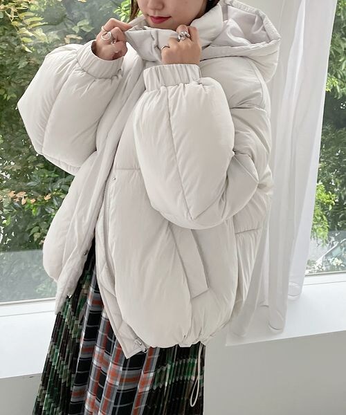 PAGEBOY（ページボーイ）の「エアサーマルブルゾン（ジャケット/アウター・レディース・ブラック09/グレージュ12/ブラウン58・F）」の11枚目の写真