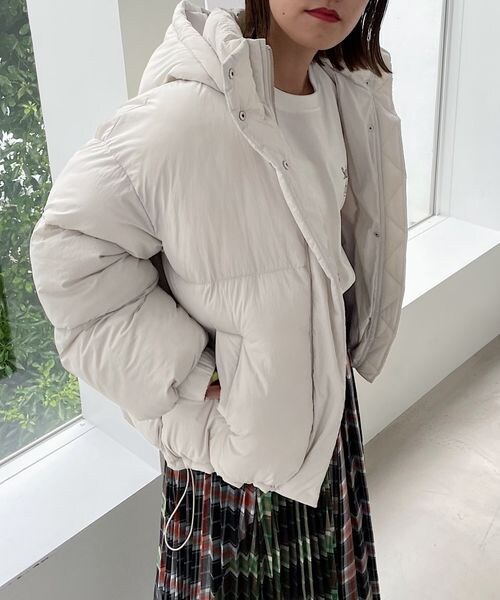 PAGEBOY（ページボーイ）の「エアサーマルブルゾン（ジャケット/アウター・レディース・ブラック09/グレージュ12/ブラウン58・F）」の2枚目の写真