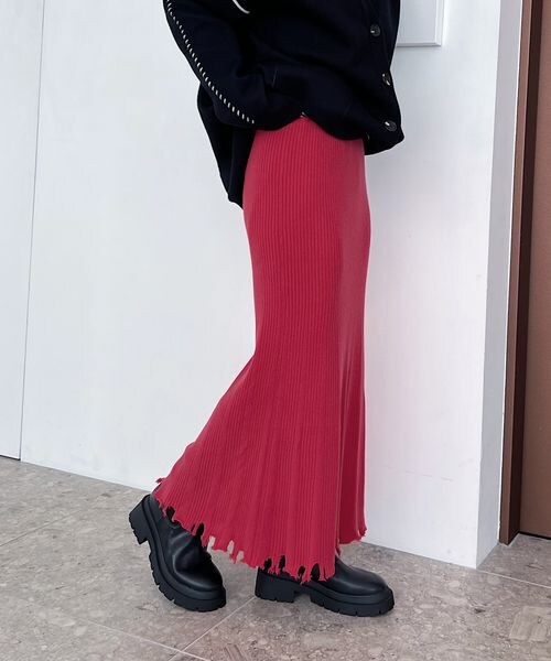 PAGEBOY（ページボーイ）の「ダメージヘムニットスカート（スカート・レディース・オフホワイト05/ブラック09/チェリー35・F）」の12枚目の写真