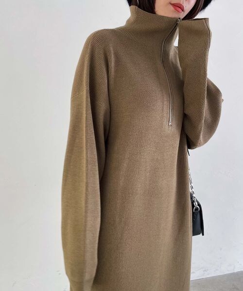 PAGEBOY（ページボーイ）の「ハイネックZIPニットワンピース（ワンピース/ドレス・レディース・ブラック09/ショコラ59/ペールブルー89・F）」の7枚目の写真