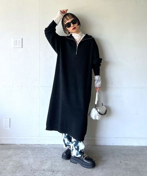 PAGEBOY（ページボーイ）の「ハイネックZIPニットワンピース（ワンピース/ドレス・レディース・ブラック09/ショコラ59/ペールブルー89・F）」の6枚目の写真