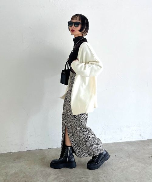 PAGEBOY（ページボーイ）の「ダマスク柄ジャガードナロースカート（スカート・レディース・ブラック09/ブルー85・F）」の5枚目の写真