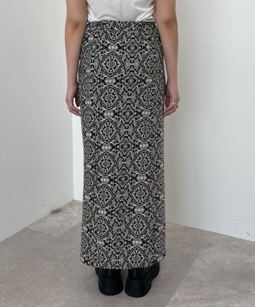 PAGEBOY（ページボーイ）の「ダマスク柄ジャガードナロースカート（スカート・レディース・ブラック09/ブルー85・F）」の14枚目の写真