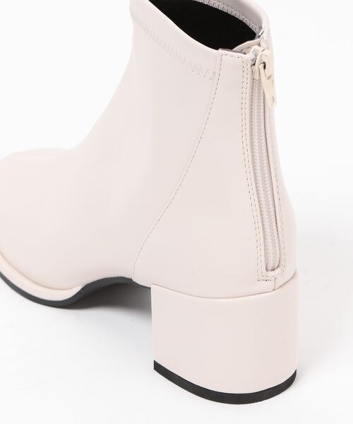 PAGEBOY（ページボーイ）の「ストレッチスクエアブーツ（シューズ・レディース・オフホワイト05/ブラック09・M(23.5cm)/L(24.5cm)）」の15枚目の写真